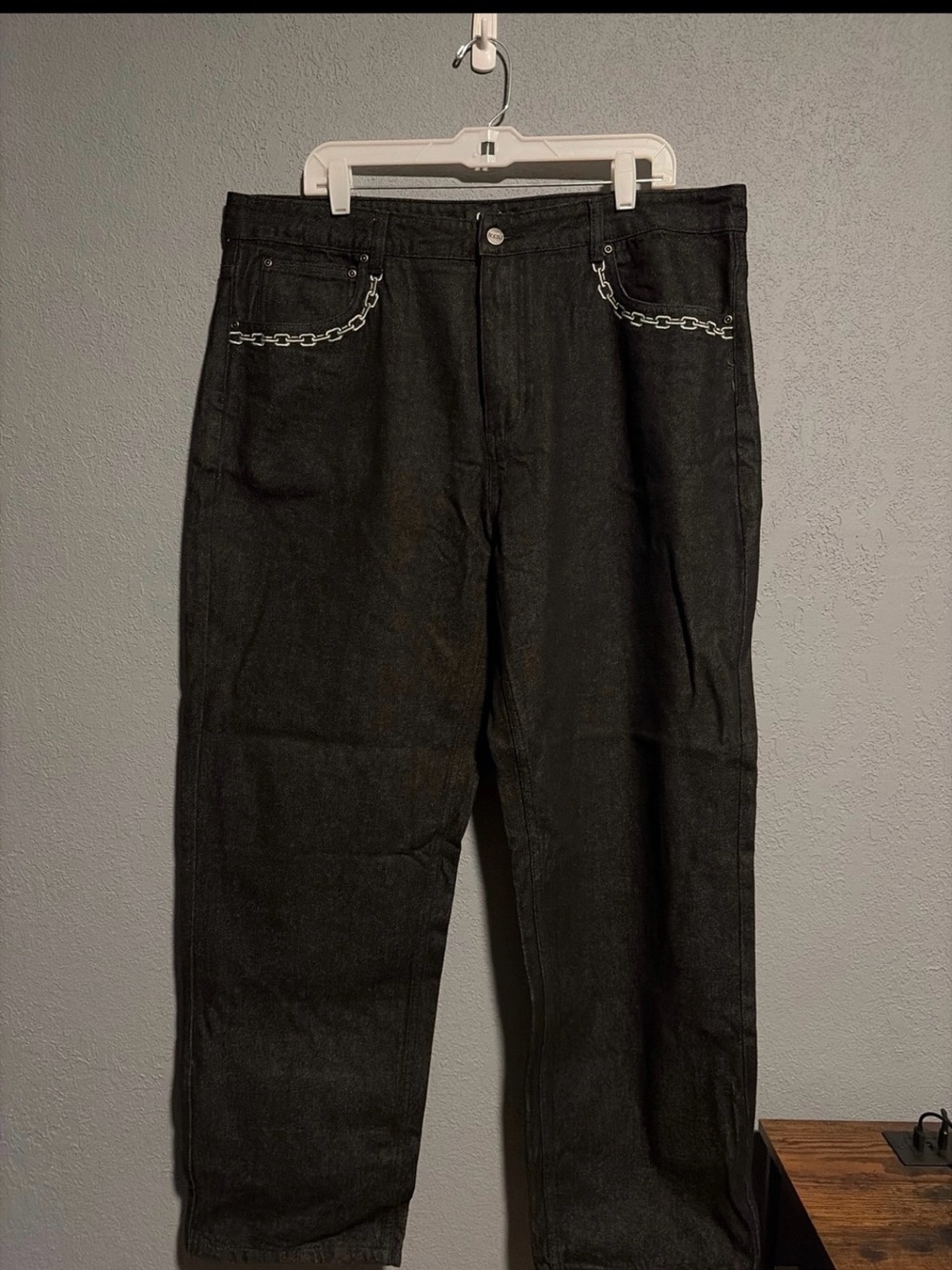 Relaxed Black Jeans with Chain Pocket Detail - CCS